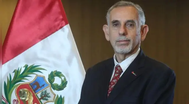 MEF comunicó que el ministro Pedro Francke dio positivo a COVID-19.