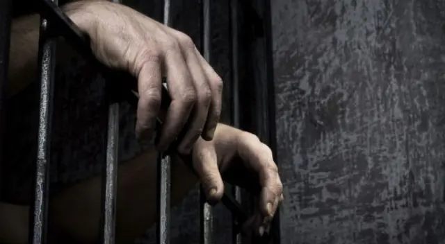 Dictan prisión para César Alberto Vera Durán por asaltar con un cuchillo a una mujer y robarle su celular Dictan prisión para César Alberto Vera Durán por asaltar con un cuchillo a una mujer y robarle su celular