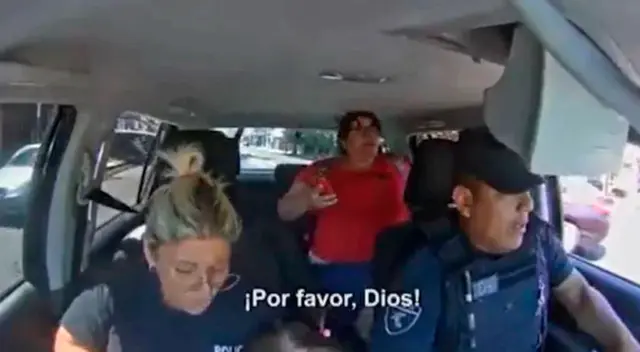 Los efectivos Laura Pagani y Diego Carrizo salvaron a la pequeña. Los efectivos Laura Pagani y Diego Carrizo salvaron a la pequeña.