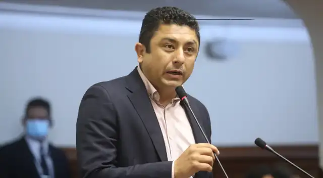 Parlamentario propuso al Congreso dejarse de discusiones ideológicas.