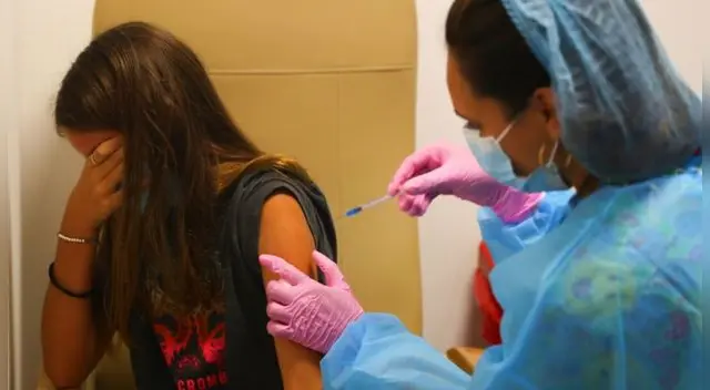 Hay un 95% de docentes con la dos dosis aplicadas, según el Minedu. Hay un 95% de docentes con la dos dosis aplicadas, según el Minedu.