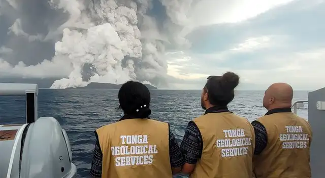 A consecuencia del devastador fenómeno natural, las líneas de comunicación quedaron rotas.