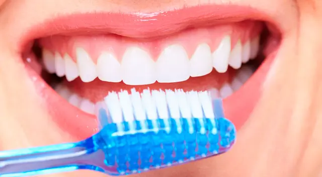 Significado de soñar con lavarse los dientes.