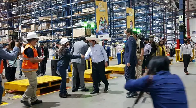 Llegó al Perú el primer lote de vacunas para inmunizar a niños de 5 a 11 años contra el COVID-19 Llegó al Perú el primer lote de vacunas para inmunizar a niños de 5 a 11 años contra el COVID-19