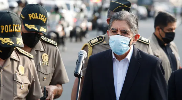 Avelino Guillén, reconoció el trabajo de la PNP en su lucha contra la delincuencia. Avelino Guillén, reconoció el trabajo de la PNP en su lucha contra la delincuencia.