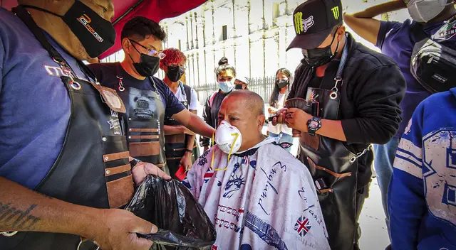Ciudadanos de la Ciudad Blanca demostraron su amor al Perú. Ciudadanos de la Ciudad Blanca demostraron su amor al Perú.