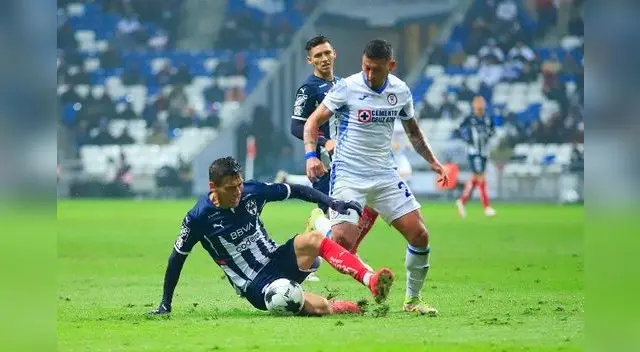 Cruz Azul tenía el partido asegurado, pero en los descuentos se dejó estar y le igualaron 2-2. Cruz Azul tenía el partido asegurado, pero en los descuentos se dejó estar y le igualaron 2-2.