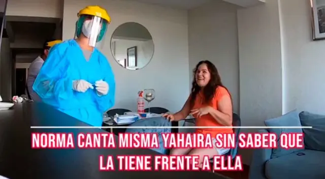 Yahaira Plasencia dejó las clases de baile para alegrar el día a una señora. Yahaira Plasencia dejó las clases de baile para alegrar el día a una señora.