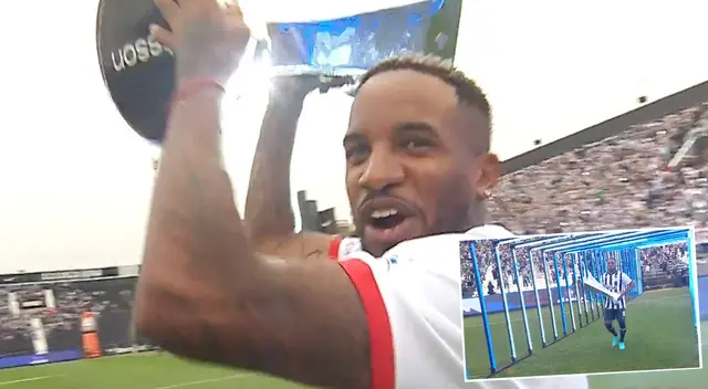 Jefferson Farfán, figura de Alianza Lima, fue el más ovacionado en la Noche Blanquiazul 2022.