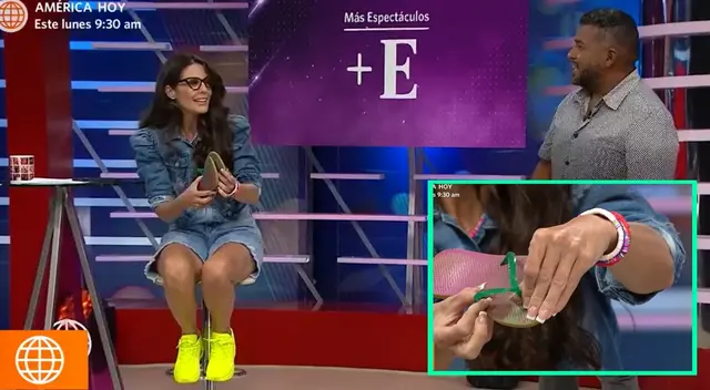 Choca Mandros ingresó al set de Más Espectáculos de imprevisto para entregarle a Rebeca Escribens sus sandalias, que estaban rotas. Choca Mandros ingresó al set de Más Espectáculos de imprevisto para entregarle a Rebeca Escribens sus sandalias, que estaban rotas.