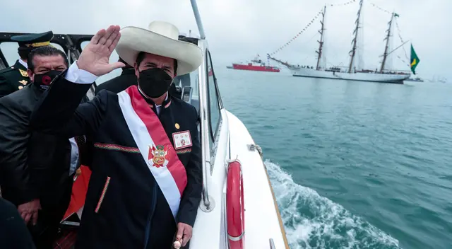 Mandatario llamará a consulta popular para entregar mar al país vecino.