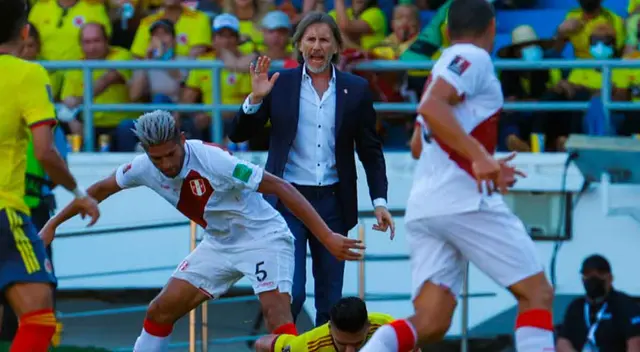 Ricardo Gareca felicitó a los jugadores de la selección peruana. Ricardo Gareca felicitó a los jugadores de la selección peruana.