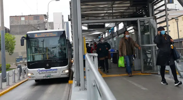 La ATU también precisó que las puertas de las estaciones y terminales cerrarán desde las 11:00 p. m. La ATU también precisó que las puertas de las estaciones y terminales cerrarán desde las 11:00 p. m.