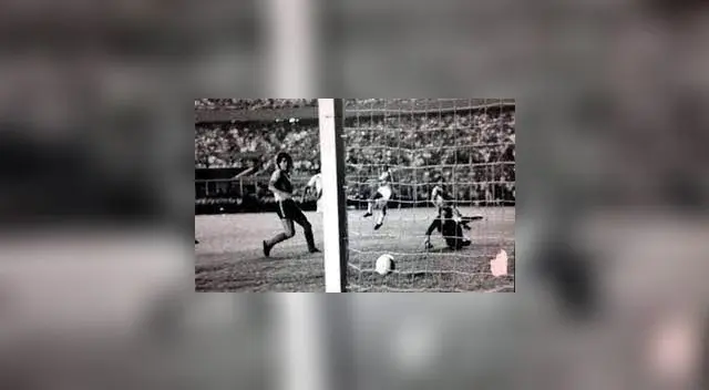 La selección peruana goleó 4-0 a Ecuador con goles de Oblitas (2), Velásquez y Luces. La selección peruana goleó 4-0 a Ecuador con goles de Oblitas (2), Velásquez y Luces.