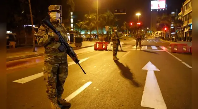 El toque de queda en el Perú queda suspendido en plena tercera ola de la COVID-19 El toque de queda en el Perú queda suspendido en plena tercera ola de la COVID-19