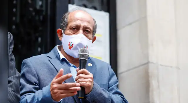 Especialistas informan que Valer puede ser censurado individualmente y se evitaría disolución del Congreso