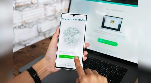 WhatsApp web es la herramienta que te permite aplicar este truco.