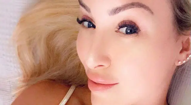 Tracy Kiss cree que el tamaño importa, y tiene un nuevo tatuaje para demostrarlo.