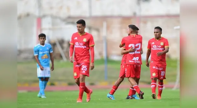 Jimmy Pérez fue el autor del gol de la victoria de Sport Huancayo ante Sporting Cristal. Jimmy Pérez fue el autor del gol de la victoria de Sport Huancayo ante Sporting Cristal.