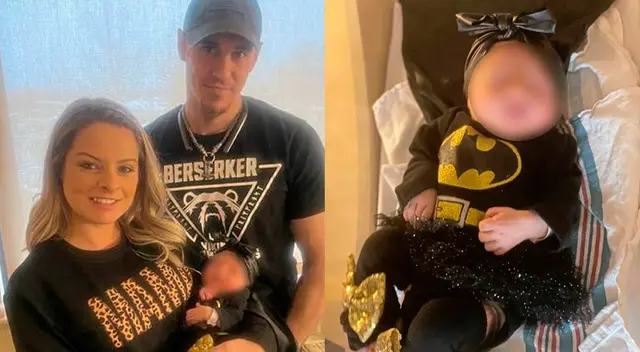 Los padres vistieron a la pequeña Freya con el traje de Batgirl con lazos negros y dorados y un tutú negro. Los padres vistieron a la pequeña Freya con el traje de Batgirl con lazos negros y dorados y un tutú negro.