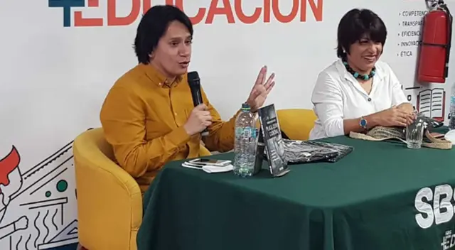 Comunicador continúa presentando su libro a nivel nacional.