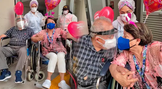 Con más de 10 años de casados, pareja de ancianos vencieron la COVID-19