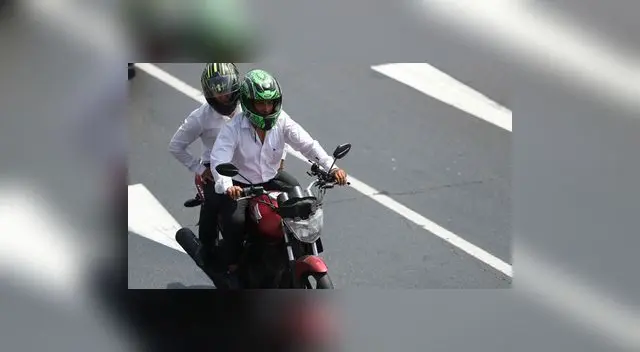 Ejecutivo aprueba proyecto que prohíbe que dos personas se transporten en moto lineal