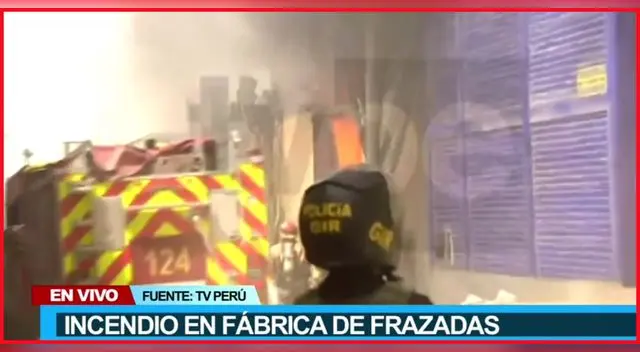 Un incendio de grandes proporciones se registra en la zona industrial de trapiche.