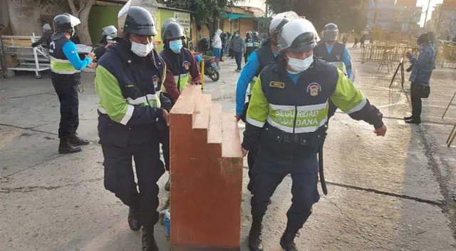 Serenos podrían portar armas de fuego, según el premier Aníbal Torres. Serenos podrían portar armas de fuego, según el premier Aníbal Torres.