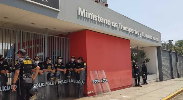 Entidad del Estado vendría contratando a gente incompetente para puestos de trabajo.