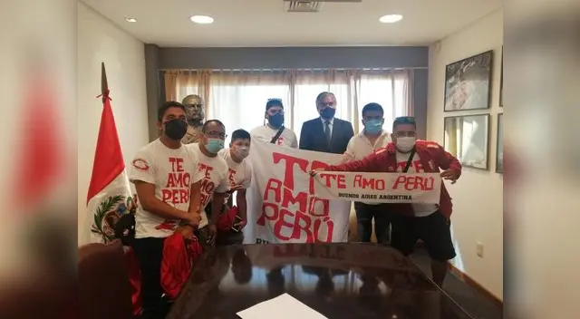 Barra de Te Amo Perú pide a las autoridades uruguayas que bajen precio de entradas para el Uruguay -Perú Barra de Te Amo Perú pide a las autoridades uruguayas que bajen precio de entradas para el Uruguay -Perú