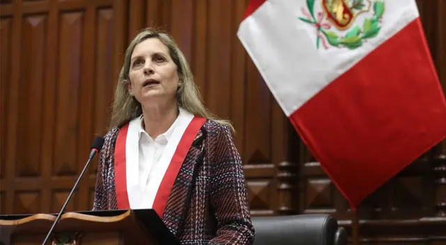 Titular del Congreso fue duramente cuestionada por la comunicadora de Exitosa.