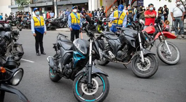 Motos lineales: en una hora caen 12 conductores con placas adulteradas y requisitoriados por robo Motos lineales: en una hora caen 12 conductores con placas adulteradas y requisitoriados por robo