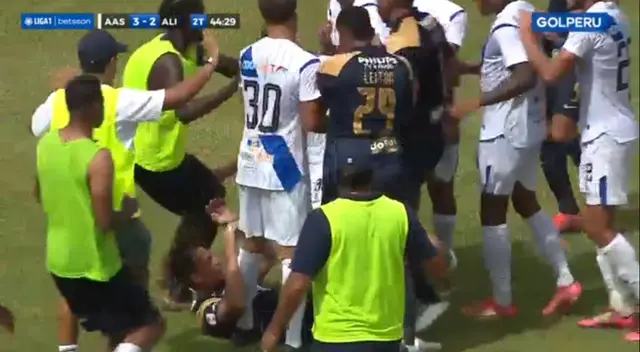 Alianza Lima vs. Alianza Atlético: Cristian Benavente, se pelea y recibe amarilla Liga 1