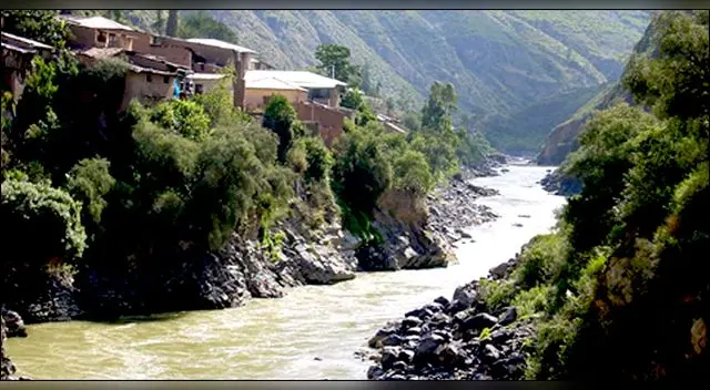 Joven fue arrastrado por el caudal del río Mantaro.