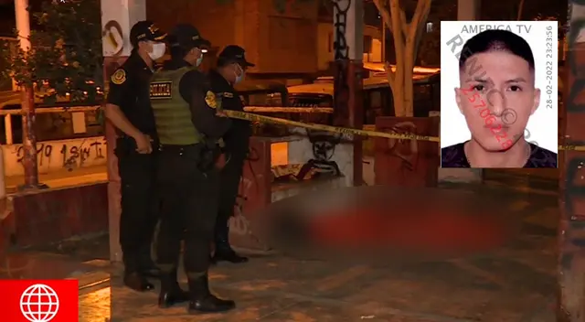 La víctima se encontraba junto a unos amigos cuando fue sorprendido por un presunto sicario que llegó en moto. La víctima se encontraba junto a unos amigos cuando fue sorprendido por un presunto sicario que llegó en moto.