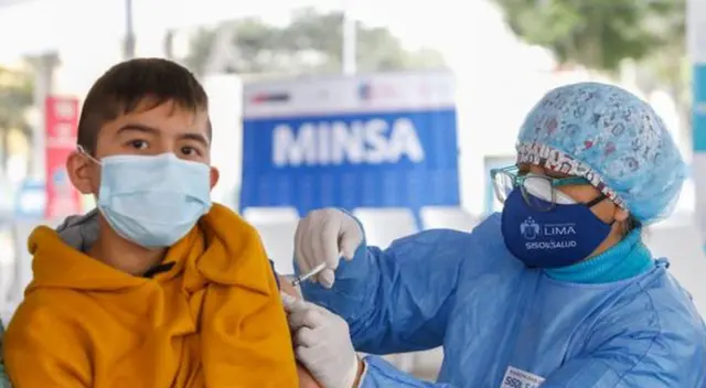 Carné de vacunación: mayores de 12 años presentarán documento para ingreso a estadios, piscinas y transporte interprovincial Carné de vacunación: mayores de 12 años presentarán documento para ingreso a estadios, piscinas y transporte interprovincial