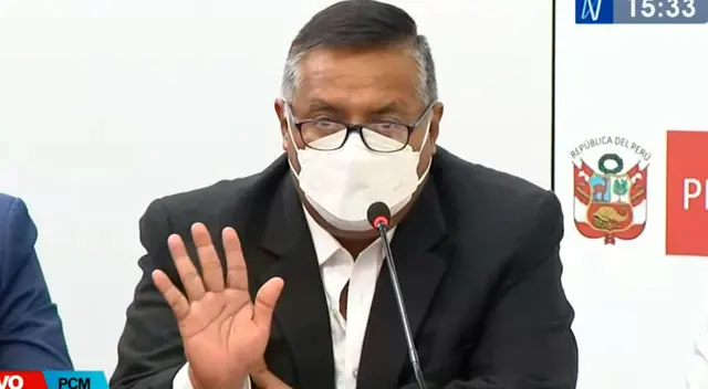 Hernán Condori, ministro de Salud, asegura que tiene cómo demostrar la existencia de una mafia dentro del sector salud.