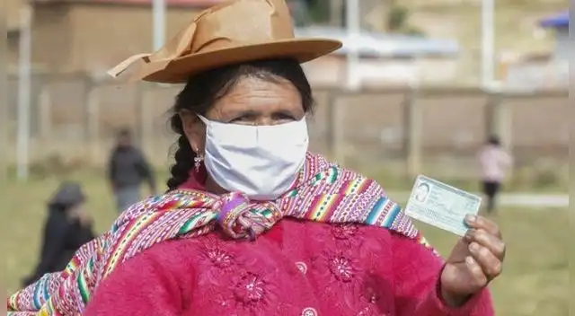 Gobierno entrega Bonos a población vulnerable del país