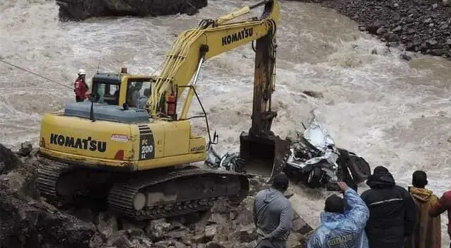 Continúa la búsqueda de las personas desaparecidas tras el accidente. Continúa la búsqueda de las personas desaparecidas tras el accidente.