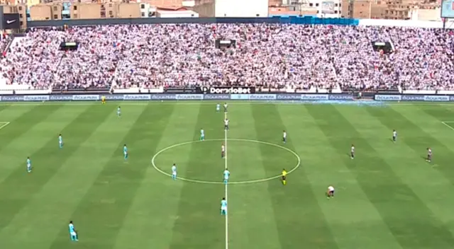 Alianza Lima y Sporting Cristal empatan sin goles. Alianza Lima y Sporting Cristal empatan sin goles.