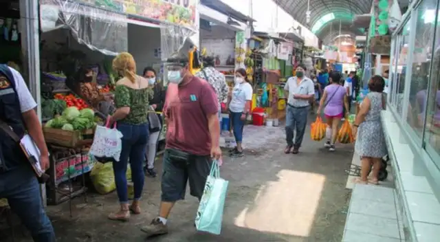 Alza en el precio de la canasta básica familiar.