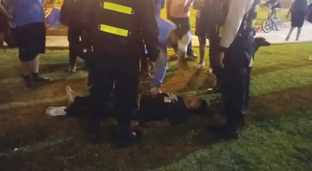 Delincuente no quiso abrir los ojos, pero la PNP lo hizo despertar en un dos por tres.