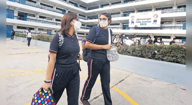 PNP reforzará patrullaje en colegios durante ingreso y salida de estudiantes desde el lunes 14 PNP reforzará patrullaje en colegios durante ingreso y salida de estudiantes desde el lunes 14