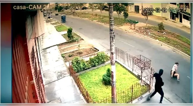 Mujer quedó gravemente herida tras ser arrastrada para robarle en San Martín de Porres.