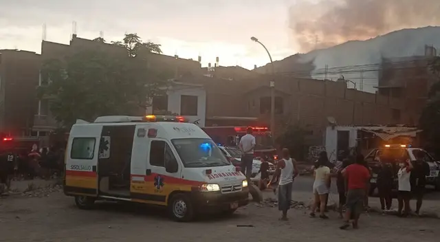 SJL: reportan incendio de grandes proporciones en vivienda en Campoy