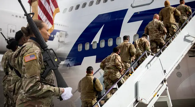 Los soldados del batallón se suman a los aproximadamente 3,800 soldados de la 3era División de Infantería del Ejército que se han desplegado por Europa. Los soldados del batallón se suman a los aproximadamente 3,800 soldados de la 3era División de Infantería del Ejército que se han desplegado por Europa.