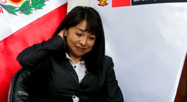 Expremier es cuestionada por egresados por haber sido nombrada docente.