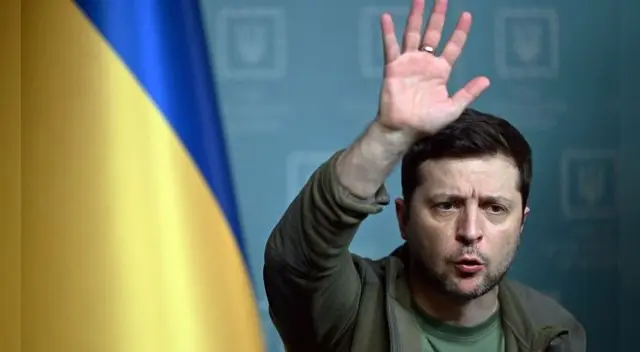 Volodímir Zelenski solicitó militar y humanitaria frente a la arremetida rusa.