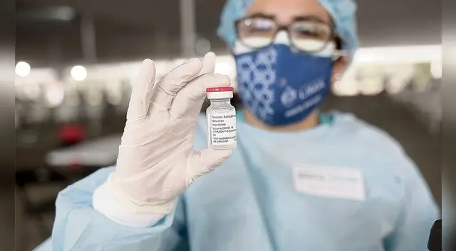 Sigue la aplicación. Las dosis de AstraZeneca se están poniendo como refuerzo en el país. Foto: Gerardo Marín/La República